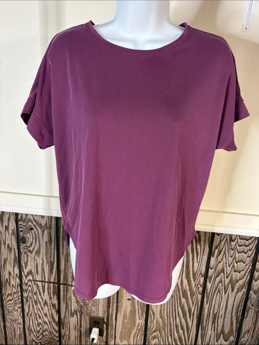 STYLUS Short-Sleeve Tee in Plum Purple